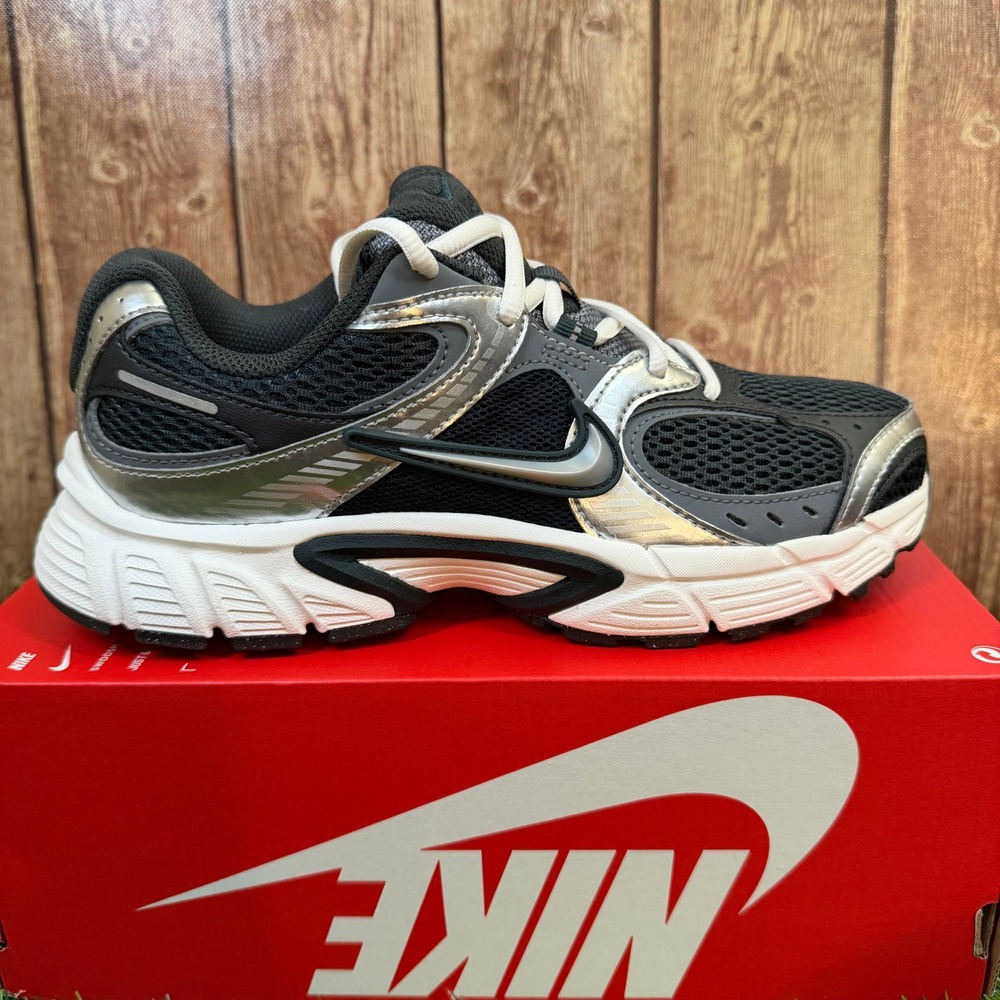 Nike V5 RNR Running Shoes Womens Size 7 Seaweed Metallic Silver Mesh Athletic